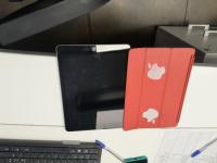 CS2323/2026 APPLE IPAD WITH A RED COVER